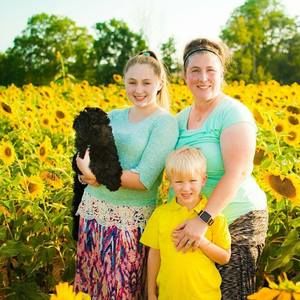 Meet your Posher, Simona